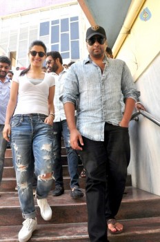 Raja Cheyyi Vesthe Theater Coverage - 19 of 21