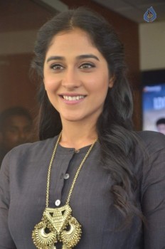 Regina at Maanagaram Tamil Film Press Meet - 34 of 40