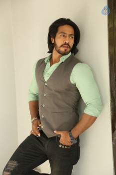 S3 Villain Thakur Anoop Singh Interview Photos - 8 of 28