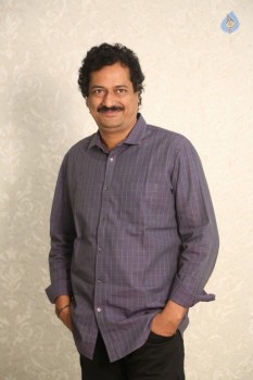 Satish Vegesna Interview Photos - 7 of 36