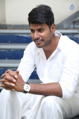 Sundeep Kishan Samanthakamani Interview Photos - 6 of 19