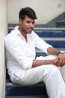 Sundeep Kishan Samanthakamani Interview Photos - 15 of 19