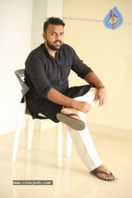 Tarun Bhaskar Interview Photos - 6 of 17