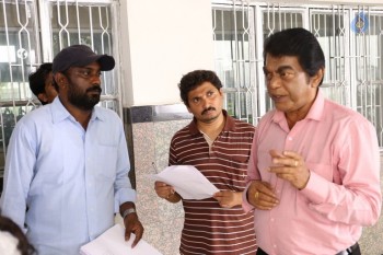 Undha Ledha Movie Working Photos - 10 of 30