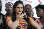 Zarine Khan at Naan Rajavaaga Pogiren Shooting Spot - 3 of 64