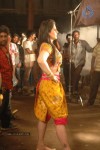 Zarine Khan at Naan Rajavaaga Pogiren Shooting Spot - 26 of 64