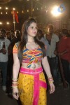 Zarine Khan at Naan Rajavaaga Pogiren Shooting Spot - 29 of 64