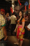 Zarine Khan at Naan Rajavaaga Pogiren Shooting Spot - 30 of 64
