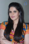 Zarine Khan at Naan Rajavaaga Pogiren Shooting Spot - 31 of 64