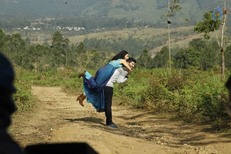 100 Days of Love Movie New Photos - 2 / 23 photos