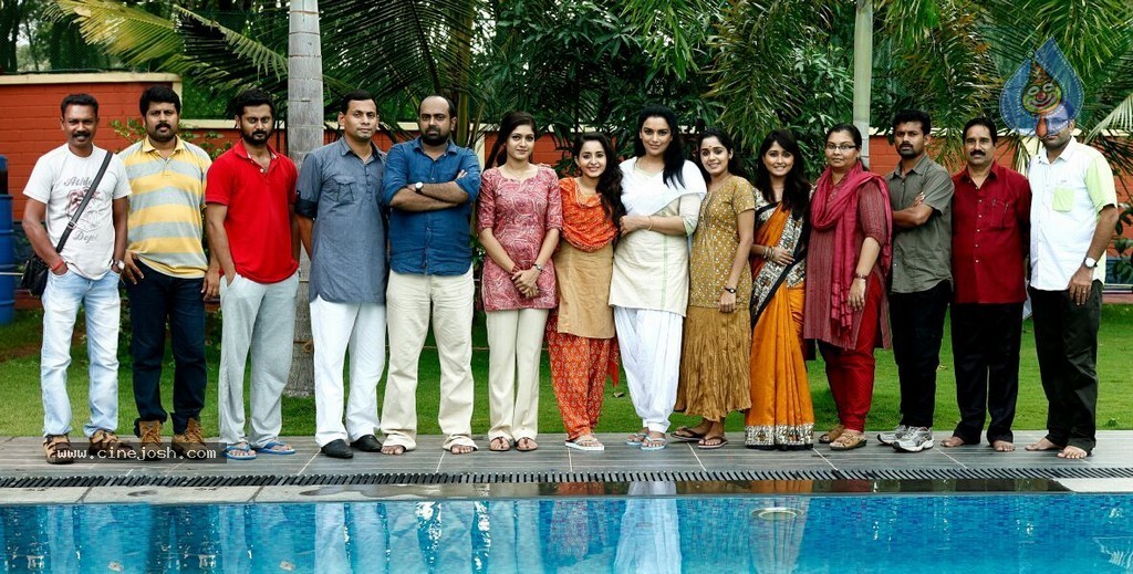 100 Degree Celsius Film Stills - 1 / 15 photos