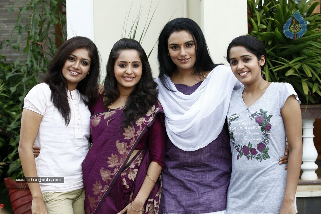 100 Degree Celsius Film Stills - 12 / 15 photos