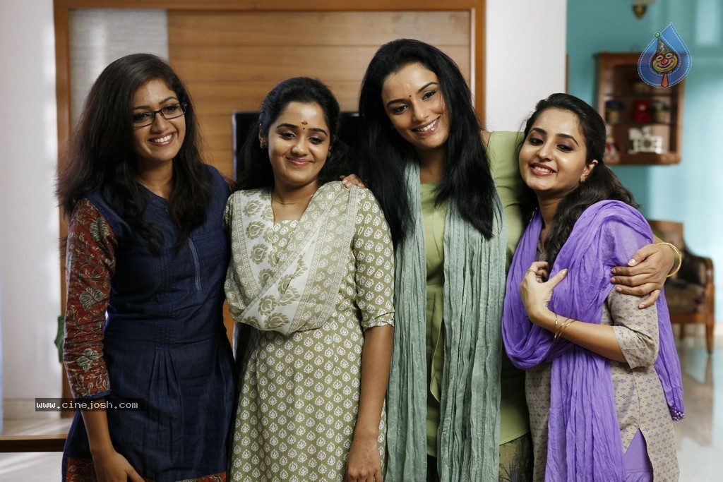 100 Degree Celsius Film Stills - 15 / 15 photos