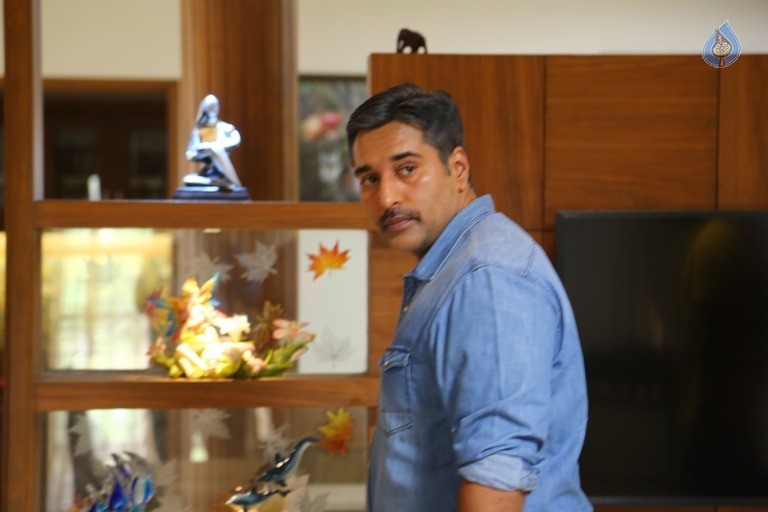 16 - Every Detail Counts Movie Stills - 17 / 21 photos