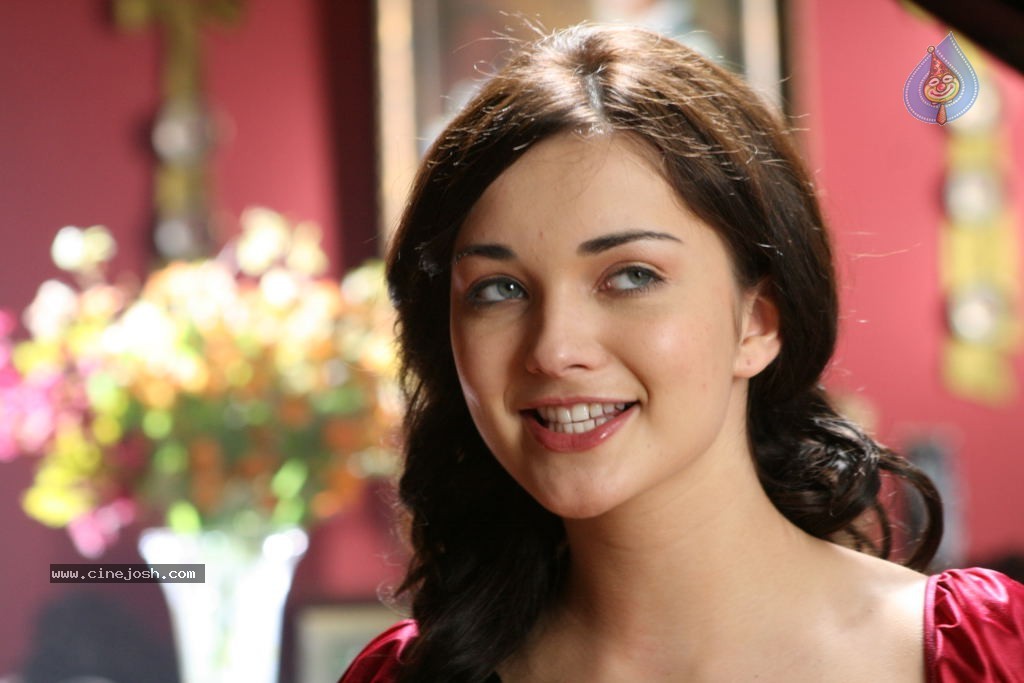 1947 A Love Story Movie Stills - 21 / 40 photos