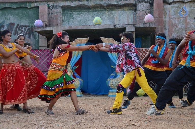 21st Century Love Photos and Posters - 51 / 78 photos