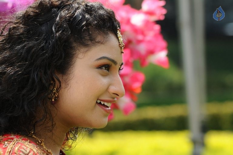 21st Century Love Photos and Posters - 61 / 78 photos