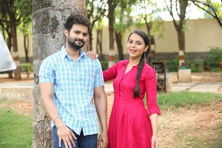 2 Friends Movie Photos - 10 / 12 photos