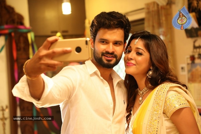 2 Friends Movie Stills And Posters - 28 / 34 photos