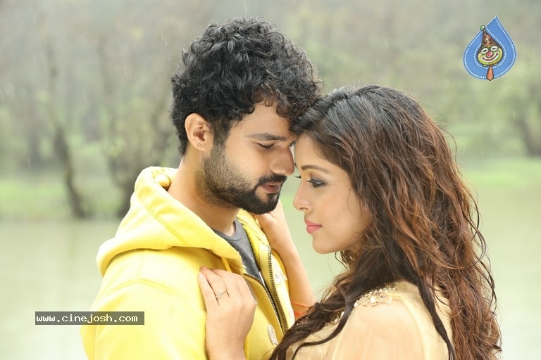 2 Friends Movie Stills And Posters - 31 / 34 photos