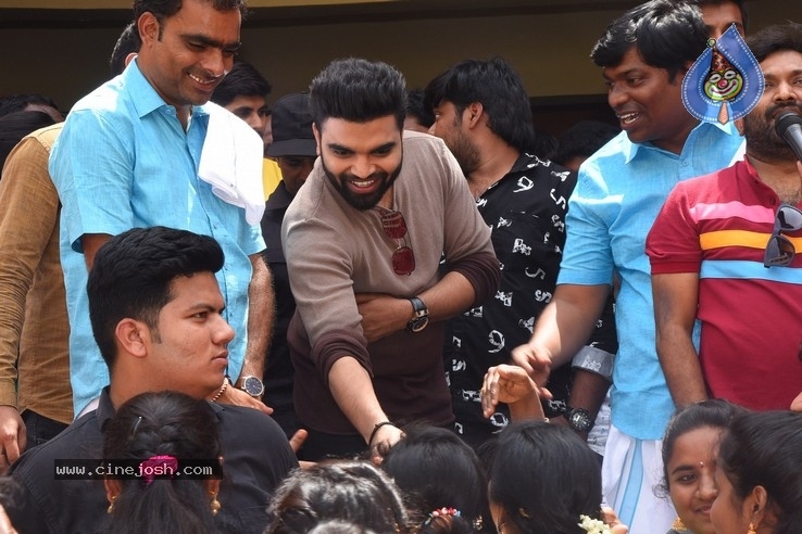 30 Rojullo Preminchatam Ela  Team at Warangal - 50 / 63 photos