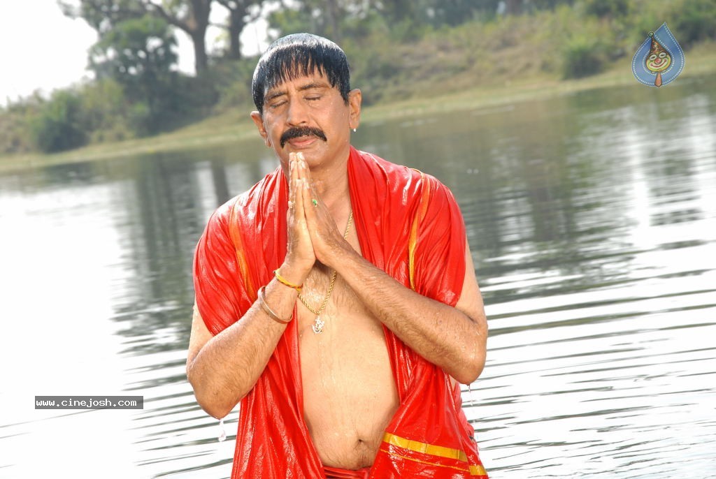 33 Premakathalu Movie Stills - 6 / 16 photos