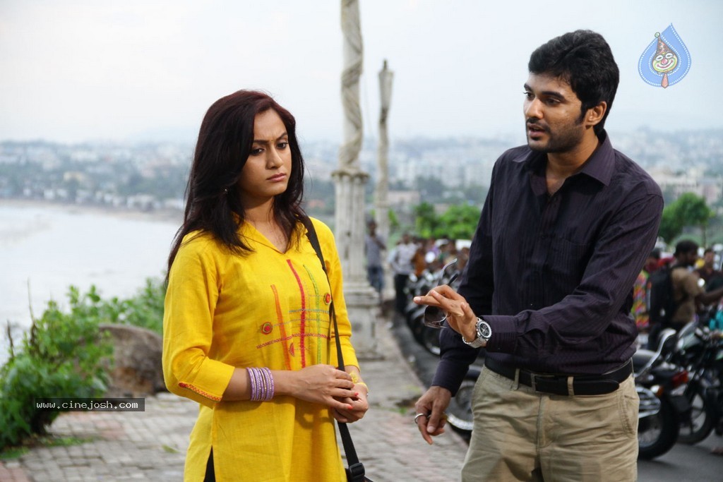 3 Idiots Movie Stills - 4 / 23 photos