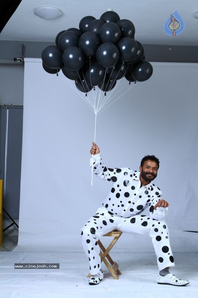 4 Friends Movie Stills - 45 / 45 photos