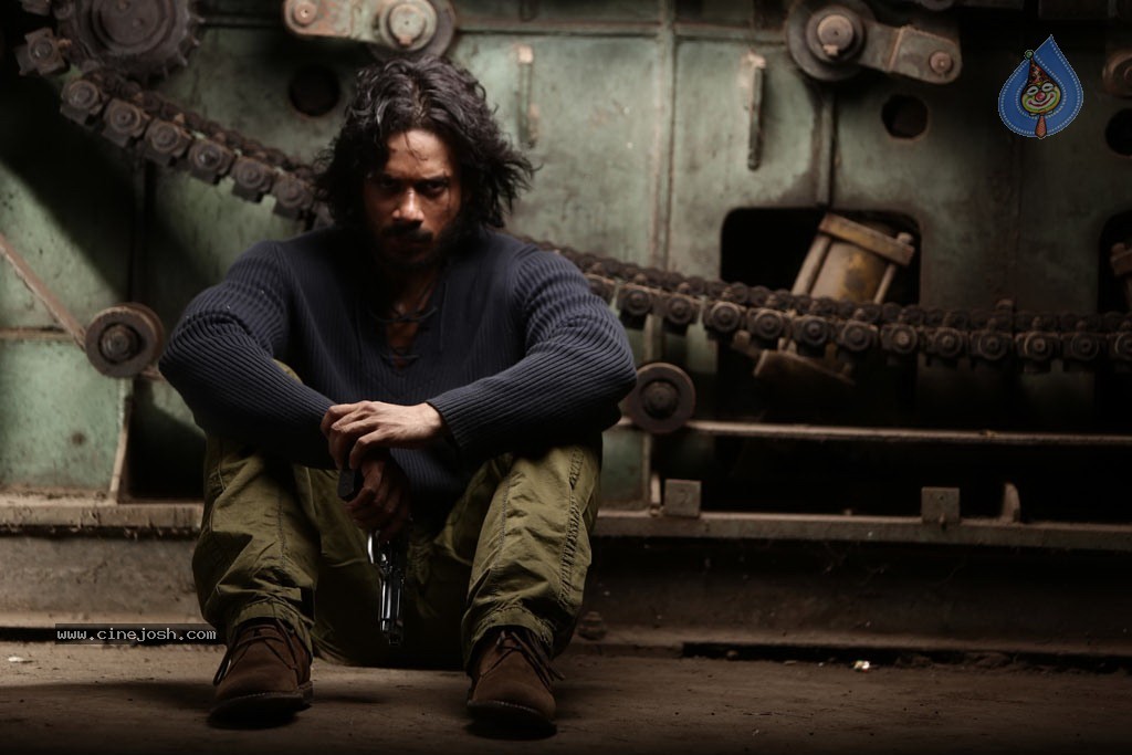 555 Tamil Movie New Stills - 46 / 89 photos