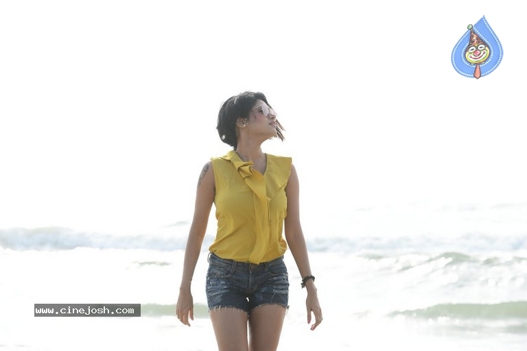 90 ml Movie Stills - 17 / 21 photos