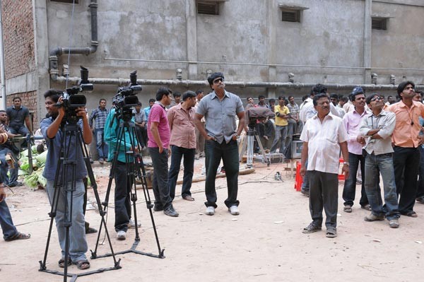 Amaravathi Movie Working Stills - Bhumika, Sneha, Gadde Sindhura - 52 / 59 photos