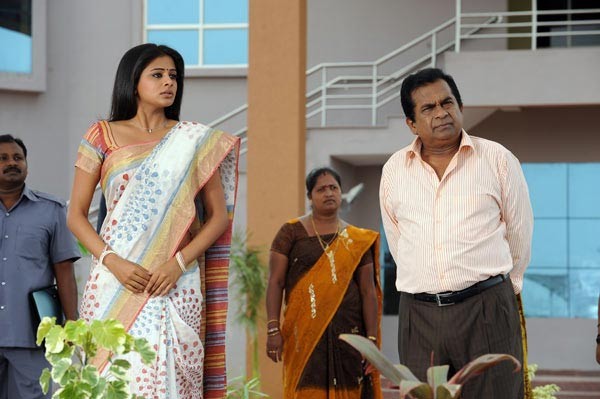 Pravarakyudu still - 95 / 137 photos