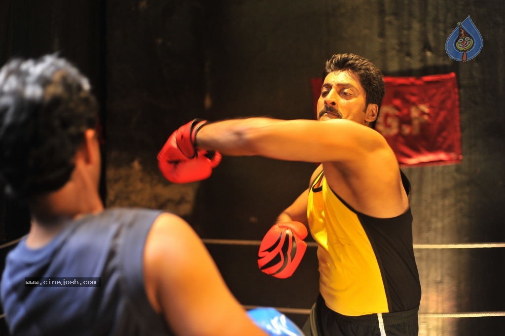 Aa Aiduguru Athade CM Movie Stills - 44 / 126 photos