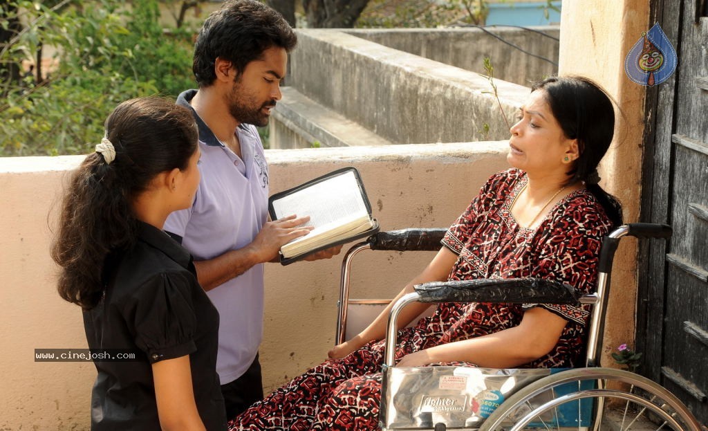 Aa Aiduguru Athade CM Movie Stills - 47 / 126 photos