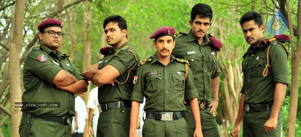 Aa Aiduguru Athade CM Movie Stills - 50 / 126 photos