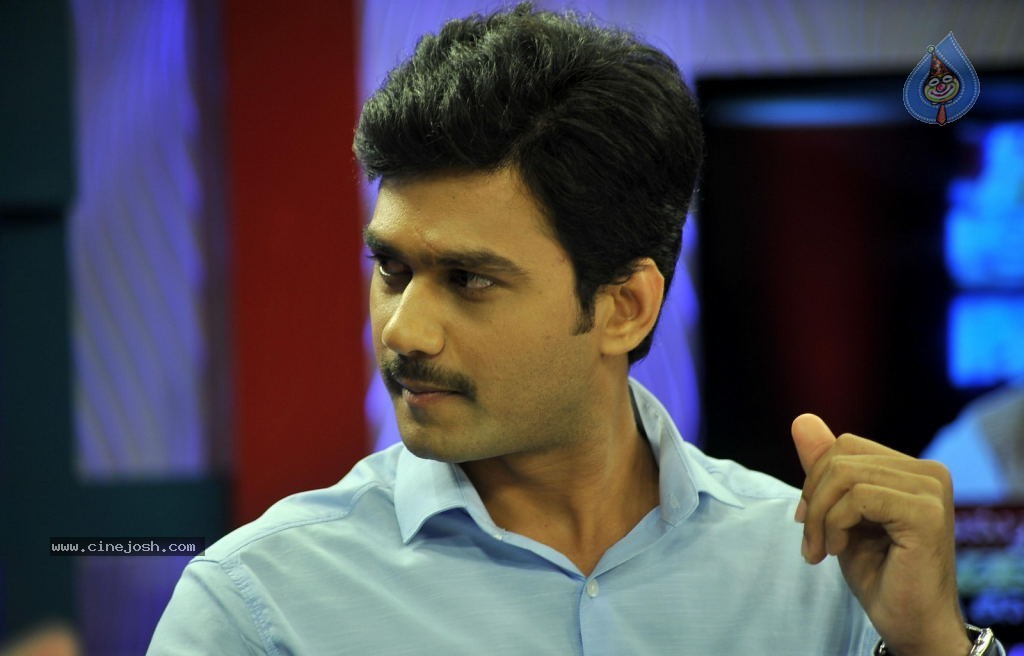 Aa Aiduguru Athade CM Movie Stills - 57 / 126 photos