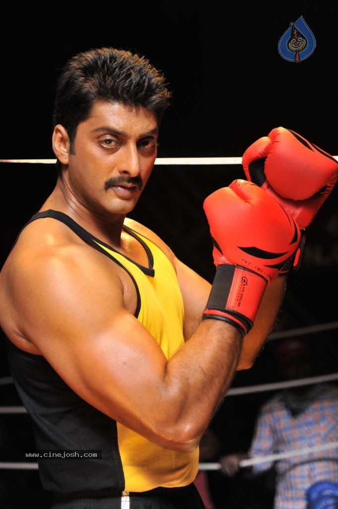 Aa Aiduguru Athade CM Movie Stills - 62 / 126 photos