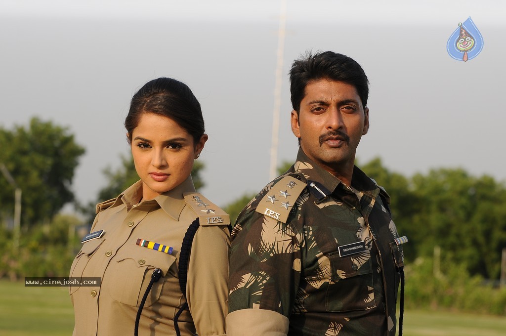 Aa Aiduguru Latest Stills - 3 / 9 photos