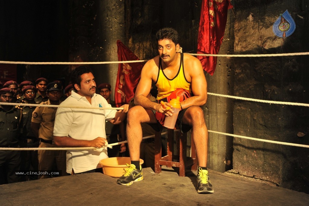 Aa Aiduguru Movie Latest Pics - 34 / 65 photos