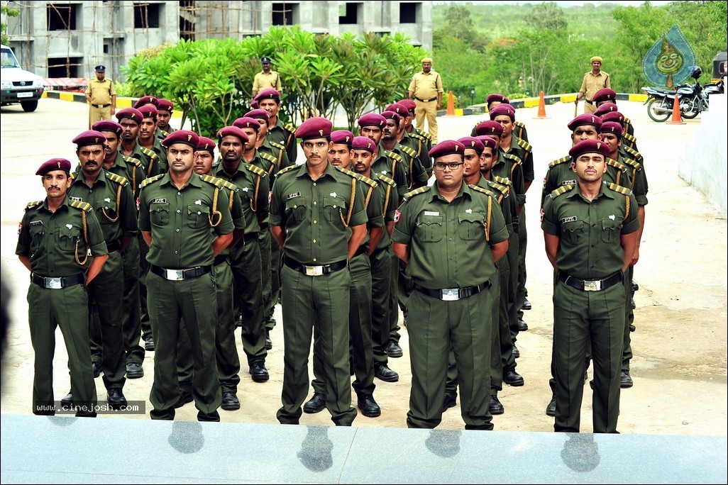 Aa Aiduguru Movie New Stills - 5 / 7 photos