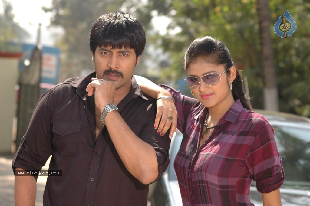 Aa Iddaru Movie Stills - 2 / 10 photos