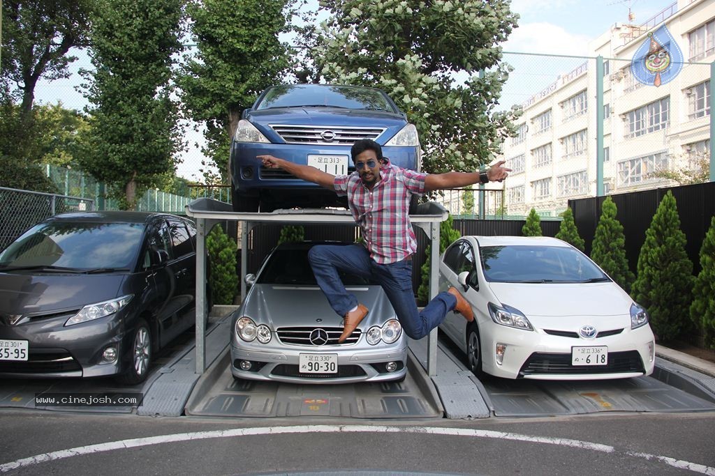 Aaaah Tamil Movie Stills - 38 / 86 photos