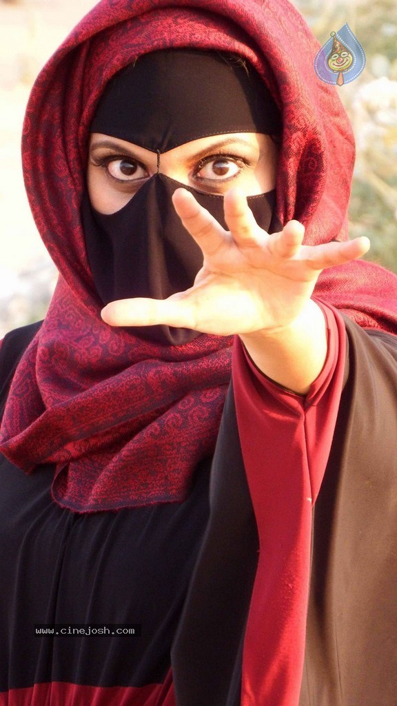 Aaaah Tamil Movie Stills - 47 / 86 photos