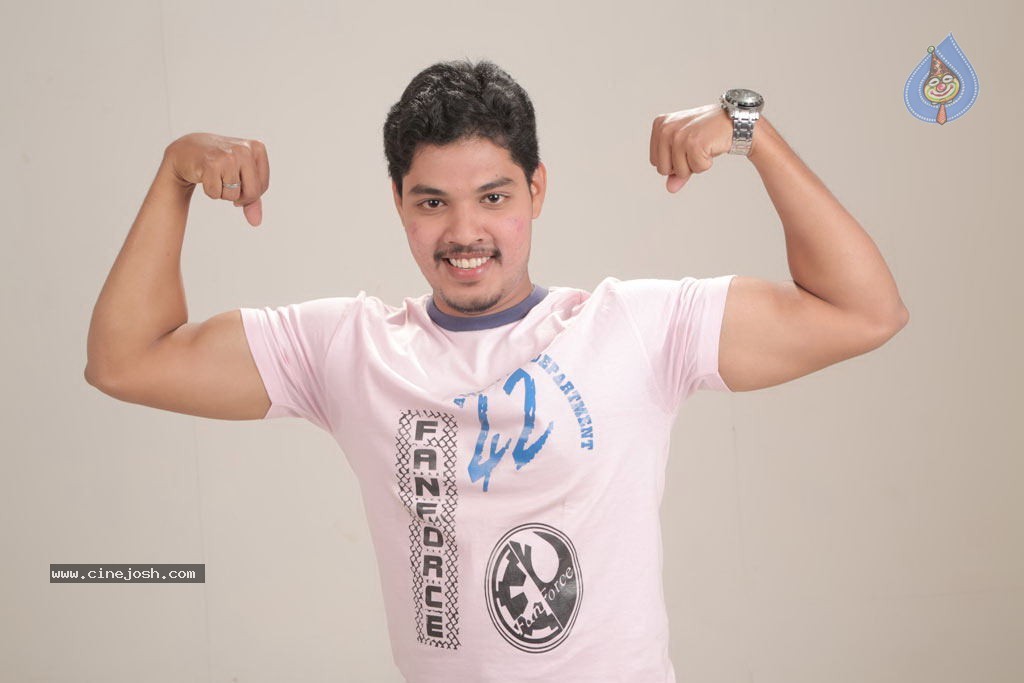 Aadi Pona Aavani Tamil Movie Stills - 2 / 52 photos