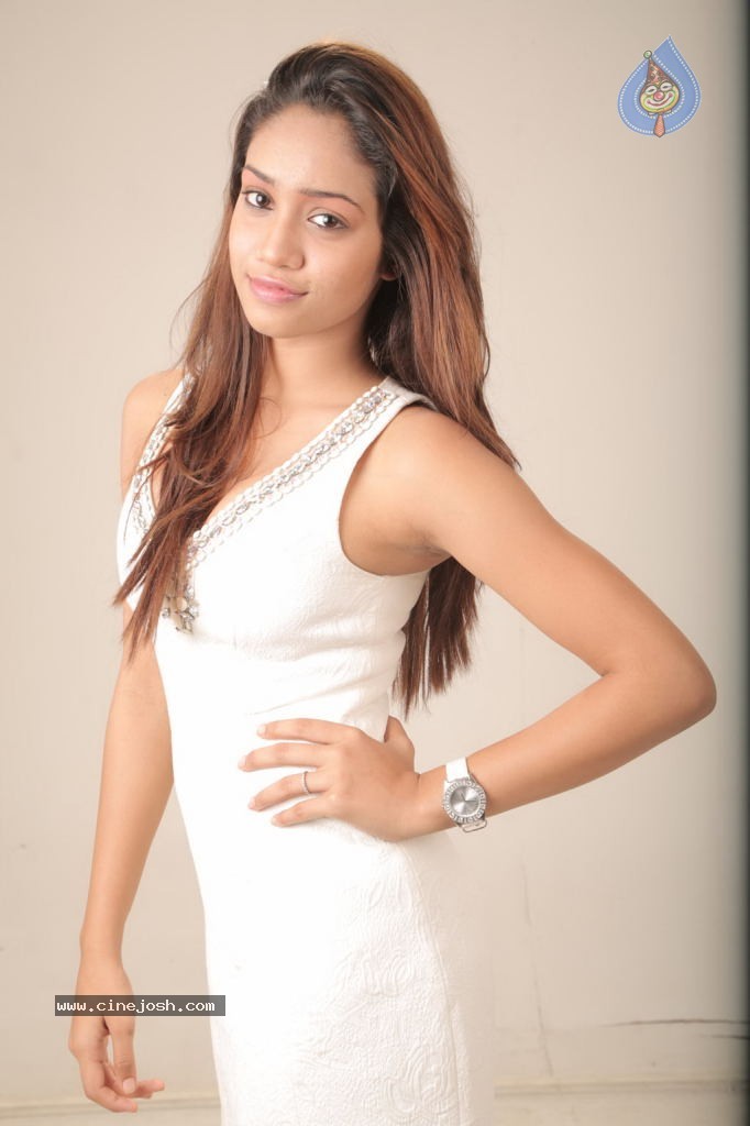 Aadi Pona Aavani Tamil Movie Stills - 36 / 52 photos