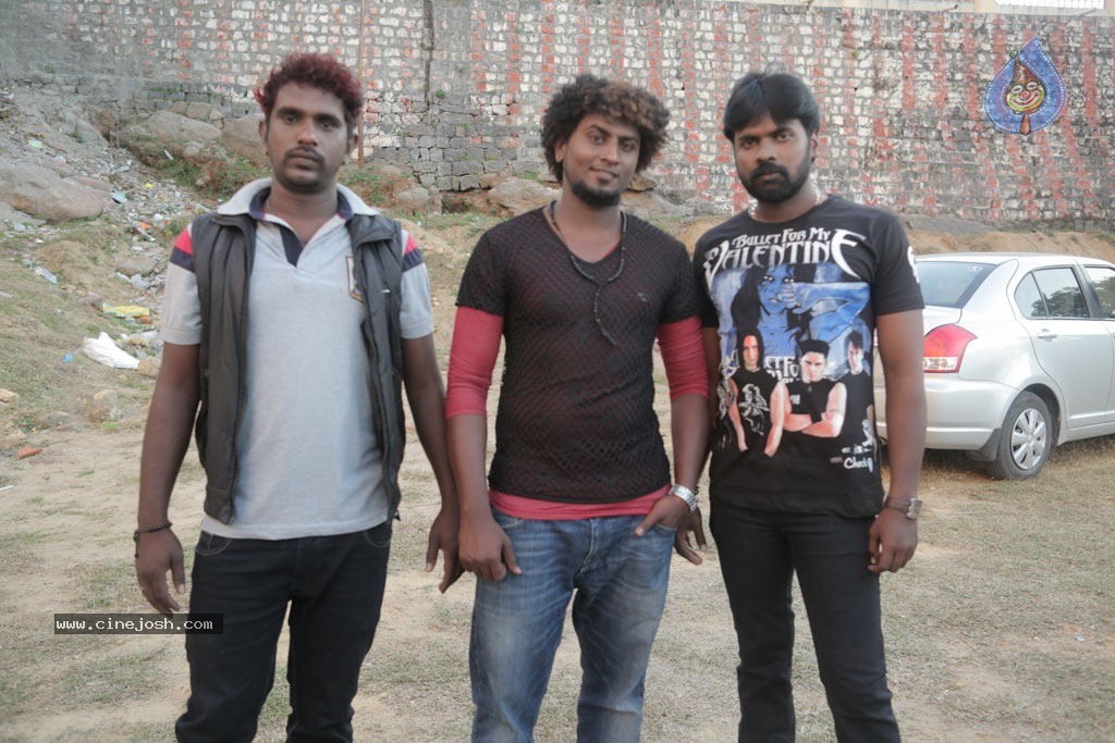 Aadi Pona Aavani Tamil Movie Stills - 46 / 52 photos