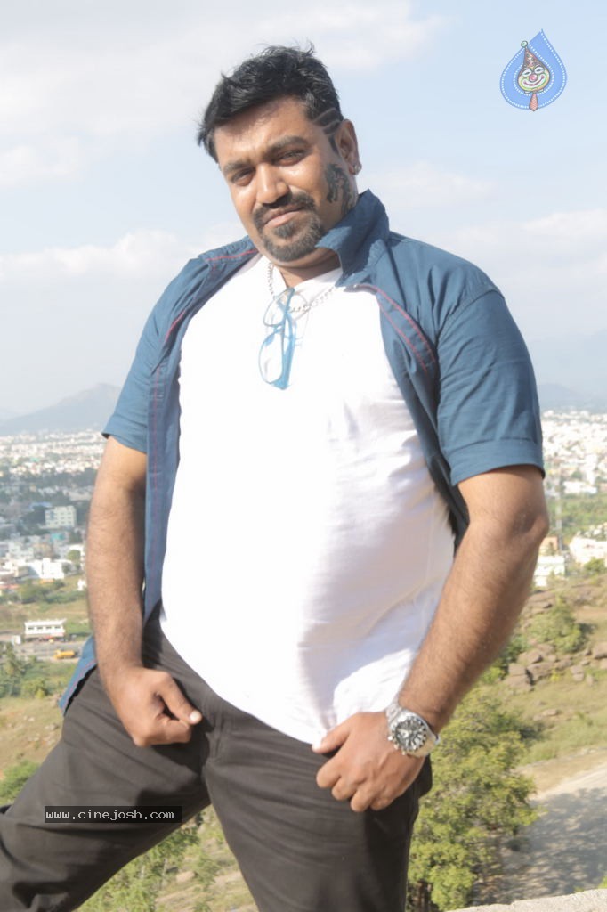 Aadi Pona Aavani Tamil Movie Stills - 48 / 52 photos