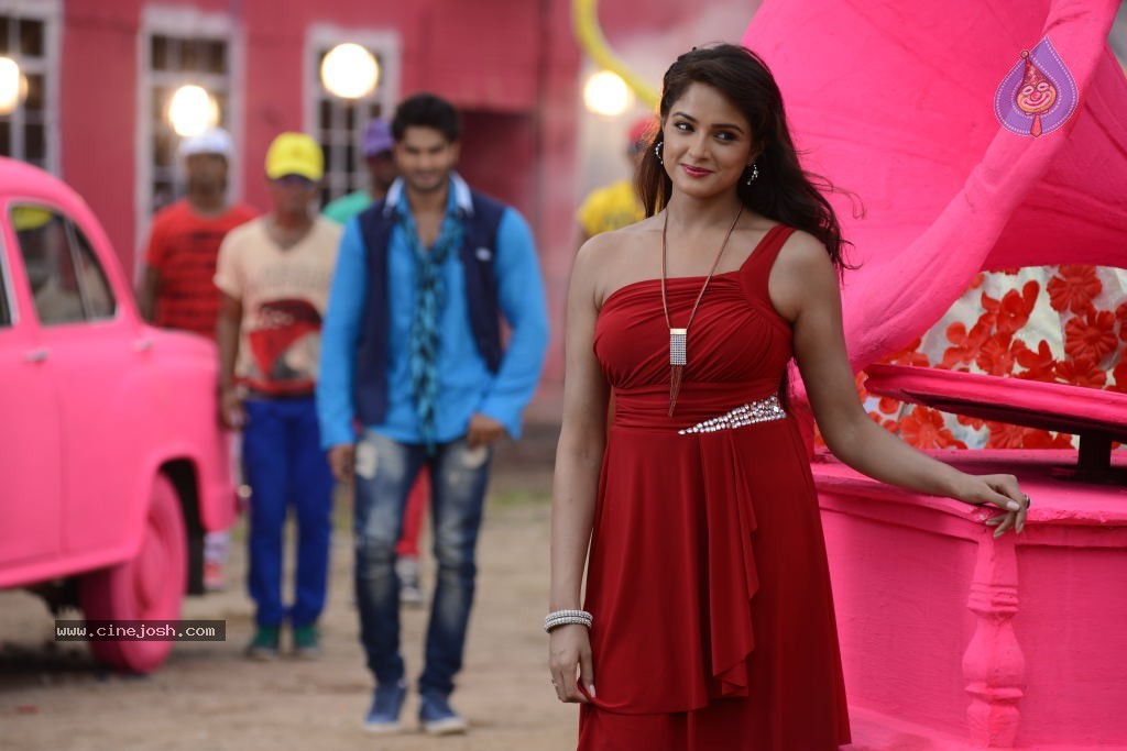 Aadu Magaadra Bujji Photos - 38 / 69 photos