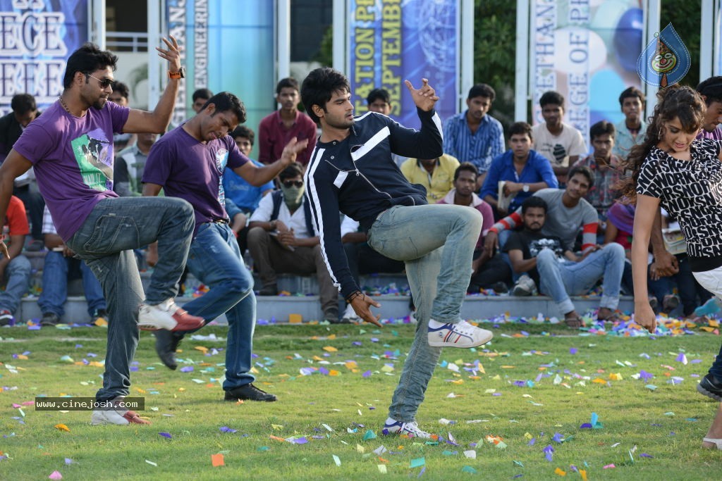 Aadu Magaadra Bujji Photos - 60 / 69 photos