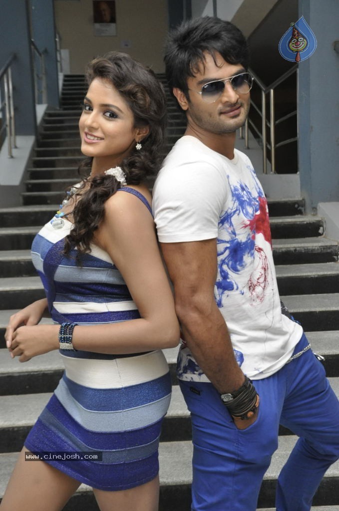 Aadu Magadraa Bujji New Stills - 5 / 9 photos